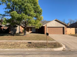 1316 Silver Ash St, Moore, OK 73160