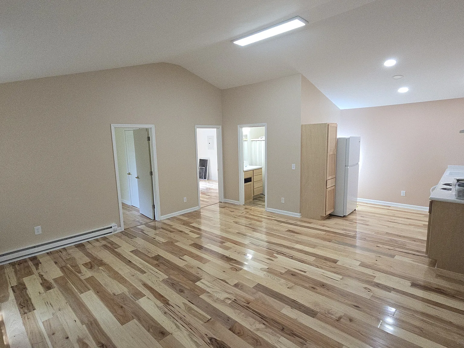 2 bed, 720 sqft, $1,198 — Photo 1