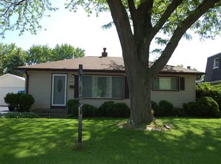 2304 Rohlwing Rd, Rolling Meadows, IL 60008