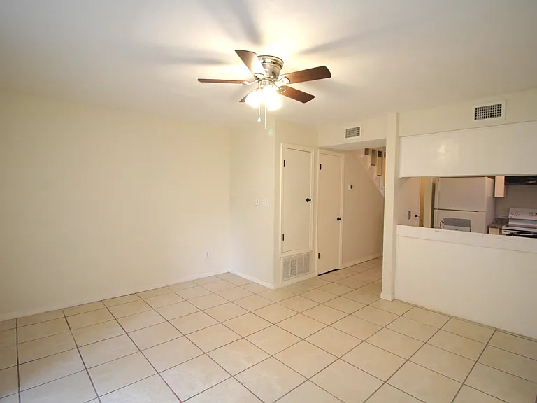 316 Teakwood Cir — Photo 6