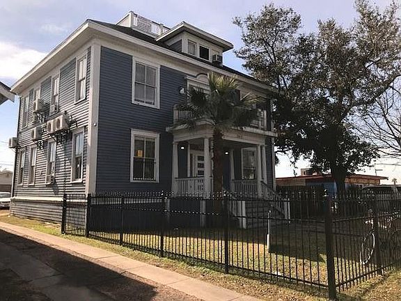 3rd image of 3915 Broadway St