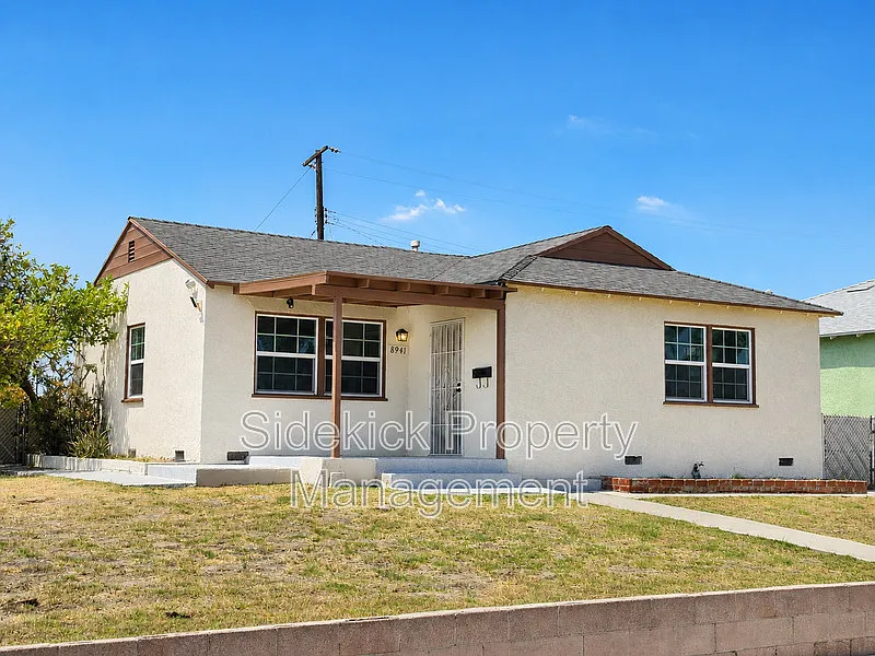 2 bed, 1.0 bath, 915 sqft, $2,900 — Photo 2