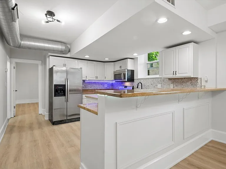 859 W Wellington Ave #G — Photo 22