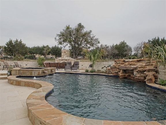 Spectacular Ozone Pool