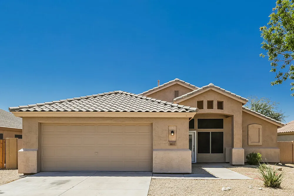 3 bed, 2.0 bath, 1710 sqft, $2,465 — Photo 1