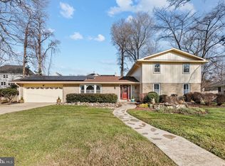 209 Surrey Circle Dr, Fort Washington, MD 20744