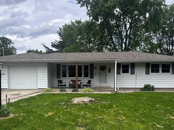 813 Glenda Ln, Taylorville, IL 62568