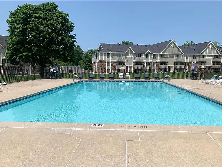 Normandy Village Apartments — Photo 35
