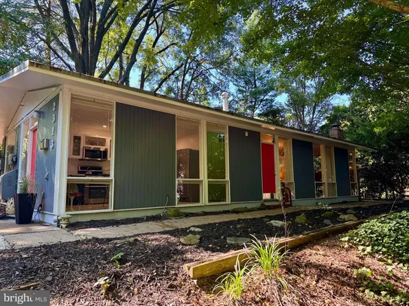 2313 Glasgow Rd, Alexandria, VA 22307