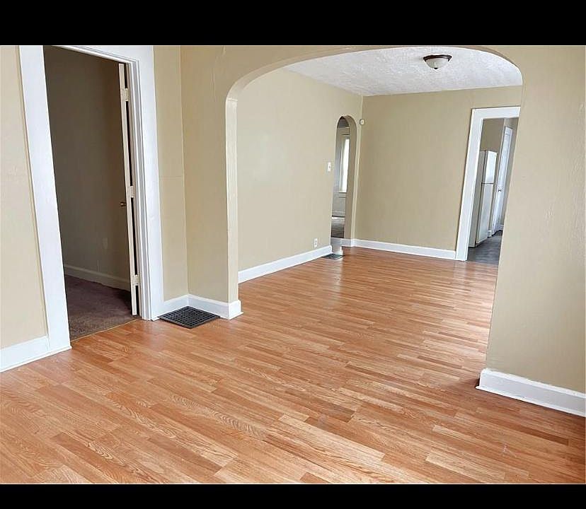 1st image of 1255 S Belmont Ave