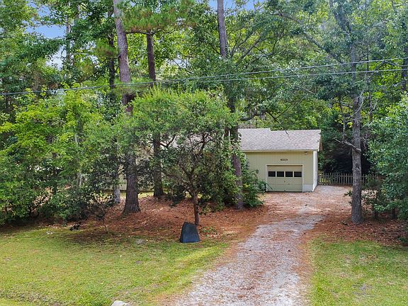 2nd image of 2317 Country Club Rd