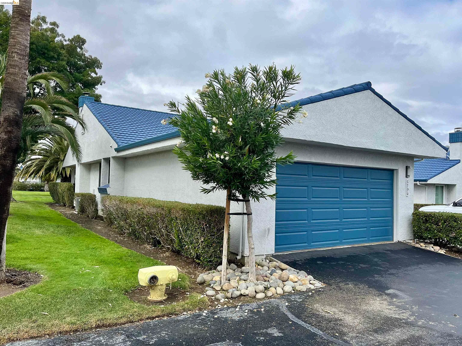 3 bed, 2.0 bath, 1312 sqft, $3,000 — Photo 2
