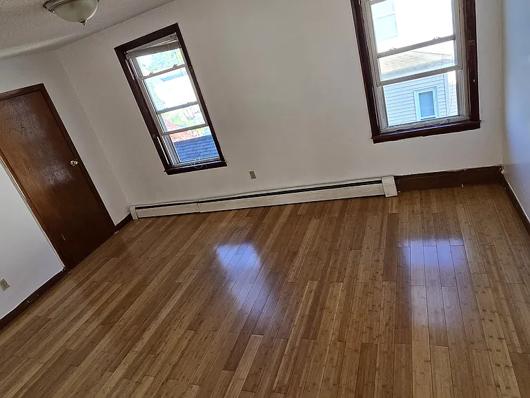 359 Concord St — Photo 10