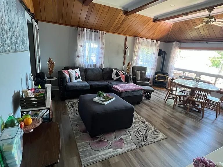 55 Paradise Rd — Photo 3
