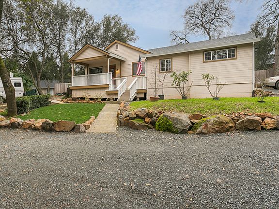 2nd image of 1281 Martin Dr