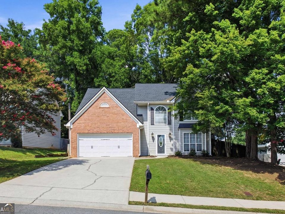 1st image of 640 Suwanee Lakes Cir