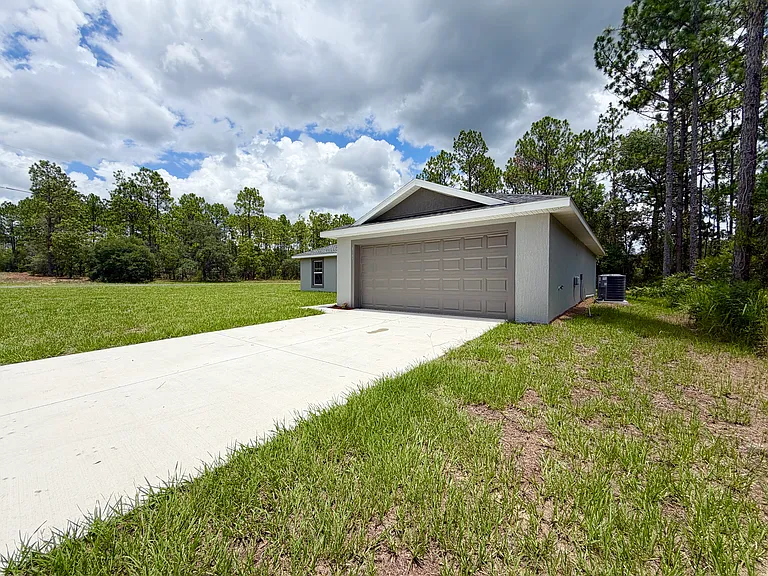 8138 N Dyke Way — Photo 3