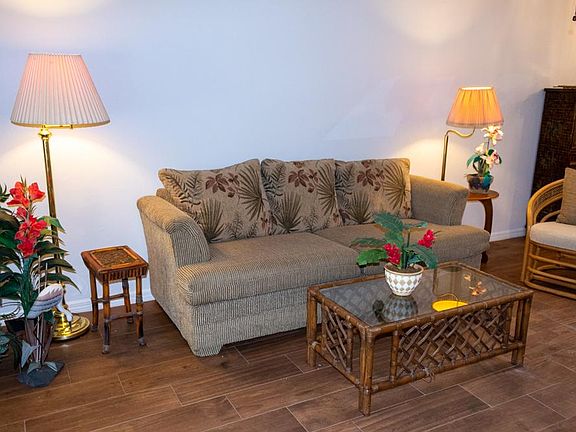 4th image of 300 E Glassboro Ct APT 5A