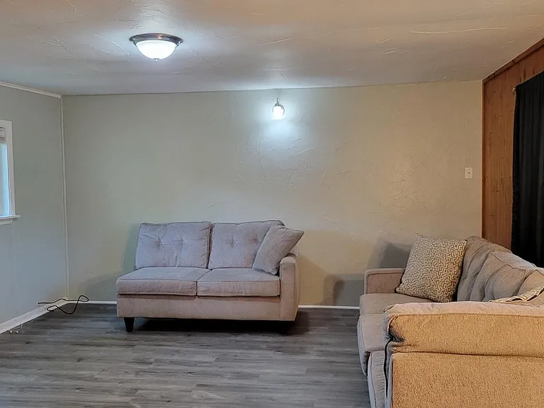 3225 Crooks Rd — Photo 28