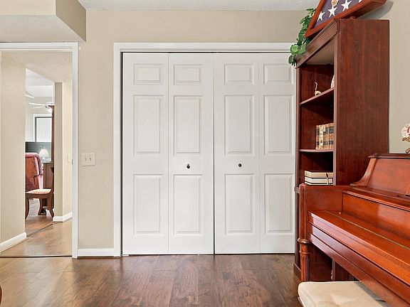5th image of 27 Wedgefield Village Rd. #3