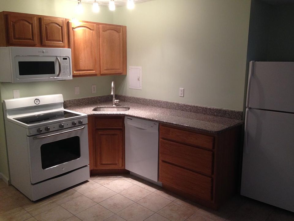 1st image of 11720 Edgewater Dr