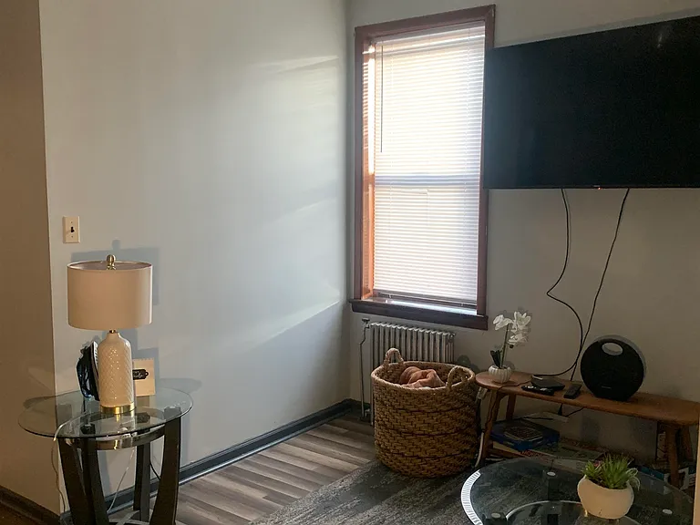 90 Williams Ave #1 — Photo 3