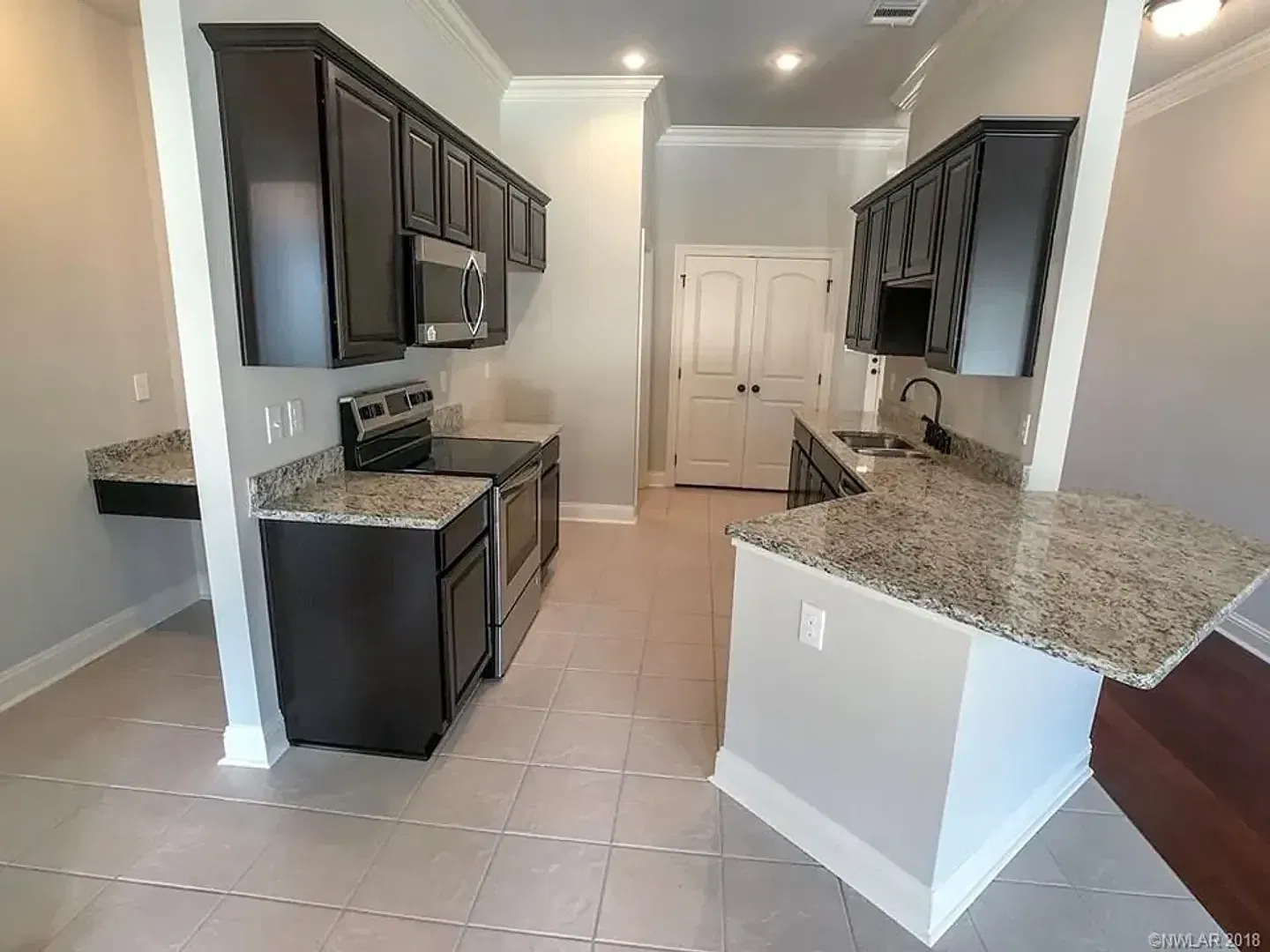 Stoner Hill 3 Bdrm, 2 Bath — Photo 3