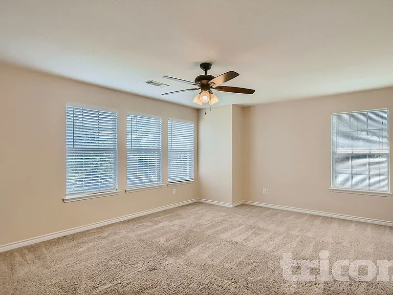 5281 Placid Dr — Photo 3