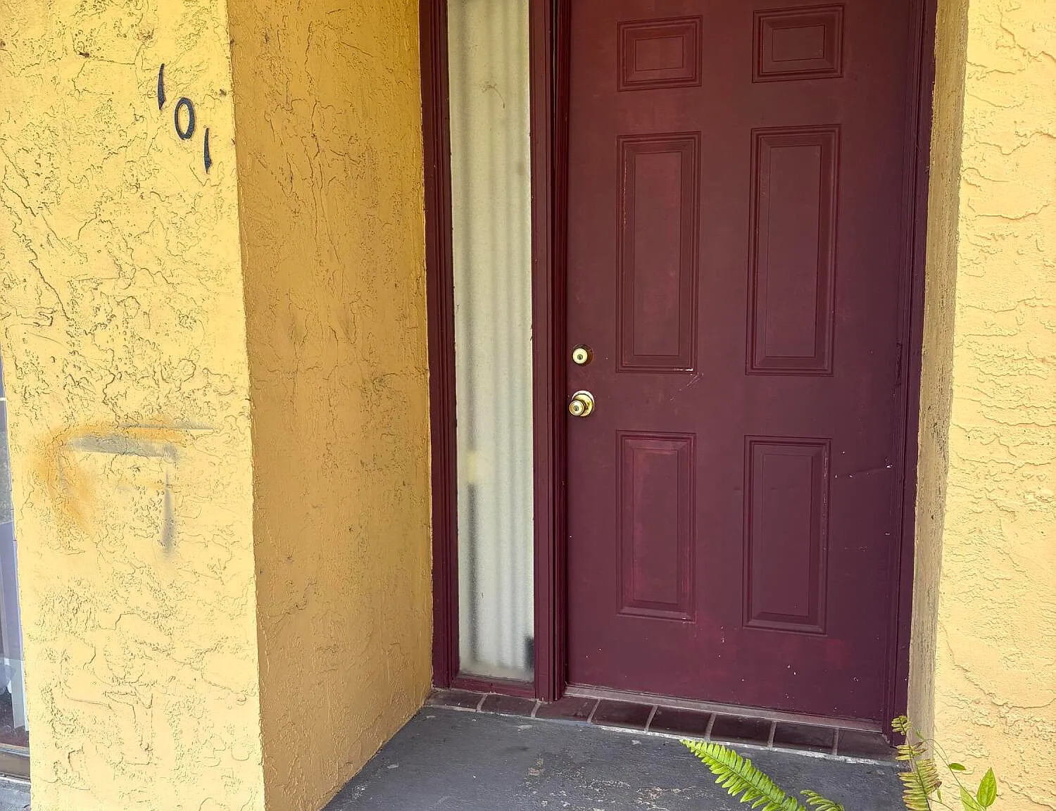 3 bed, 2.0 bath, 1288 sqft, $2,200 — Photo 2