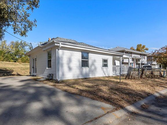 3rd image of 4020 Avenue G