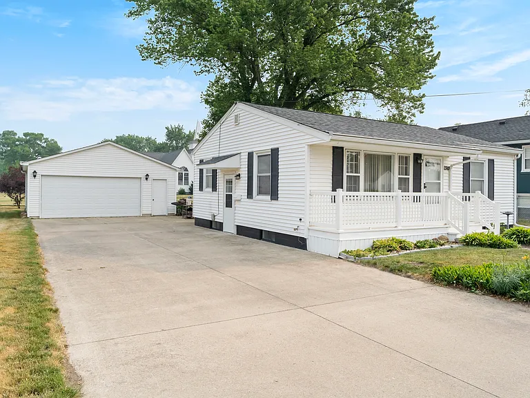 1310 Virginia St — Photo 3