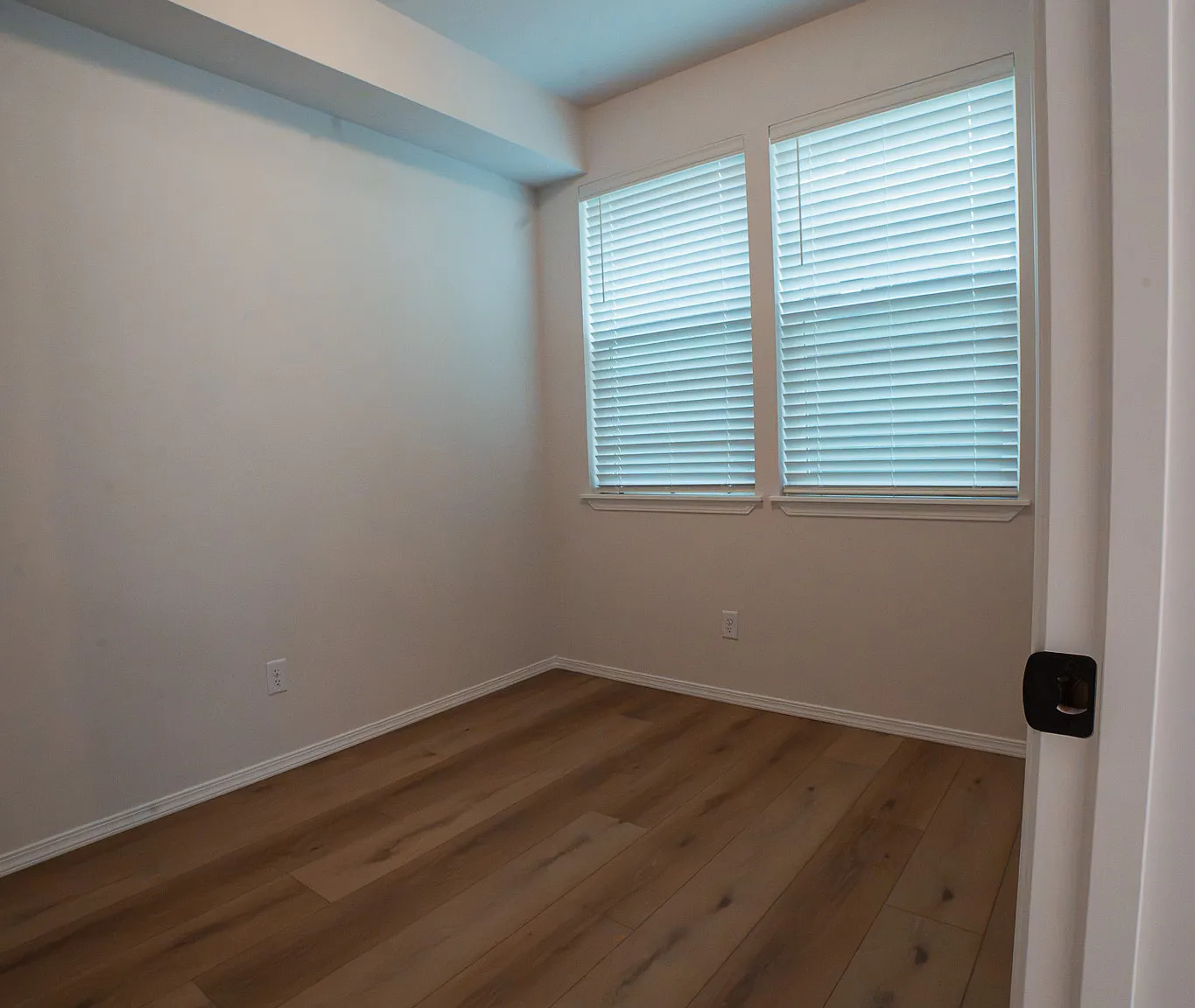 3 bed, 2.5 bath, 1916 sqft, $2,595 — Photo 4