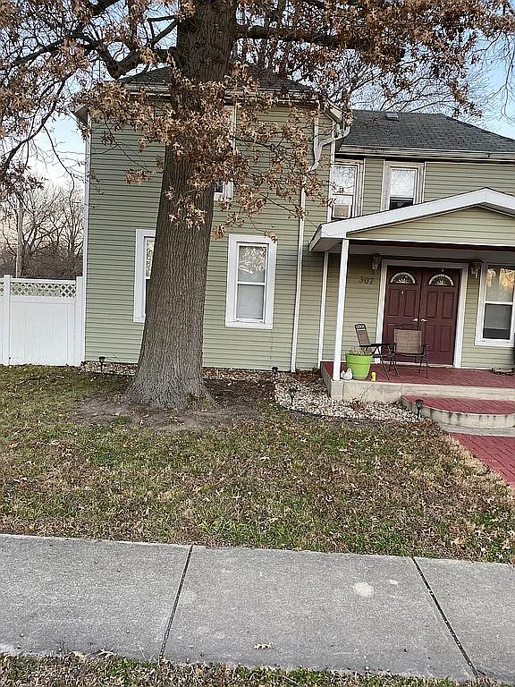 307 Academy St photo 1