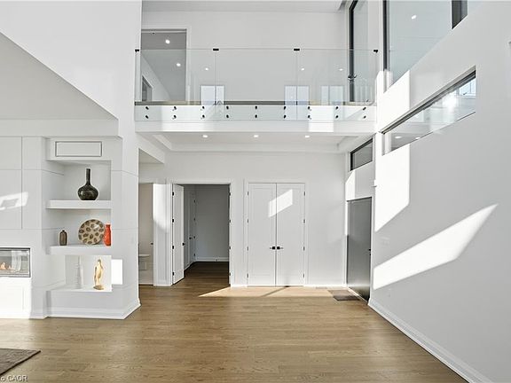 5th image of 36 Windemere Rd