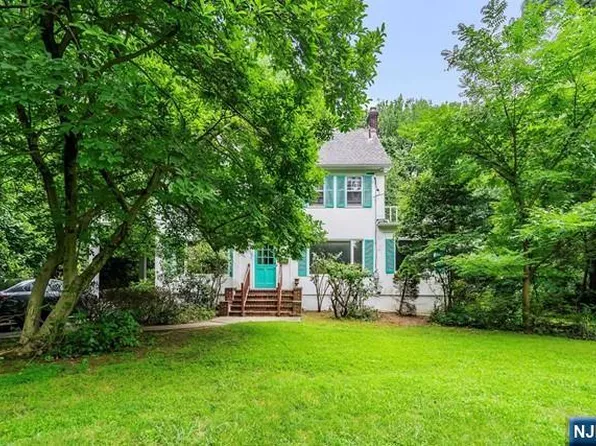 115 Jones Rd, Englewood, NJ 07631