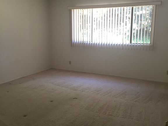 2nd image of 12 Cedarwood Dr