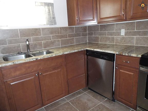 5th image of 841 E 2nd St
