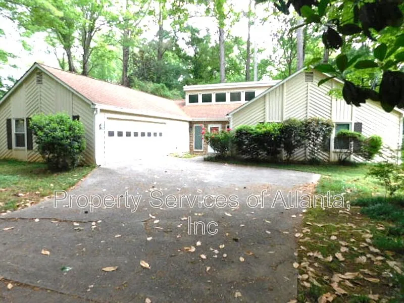 1710 Pine Rd