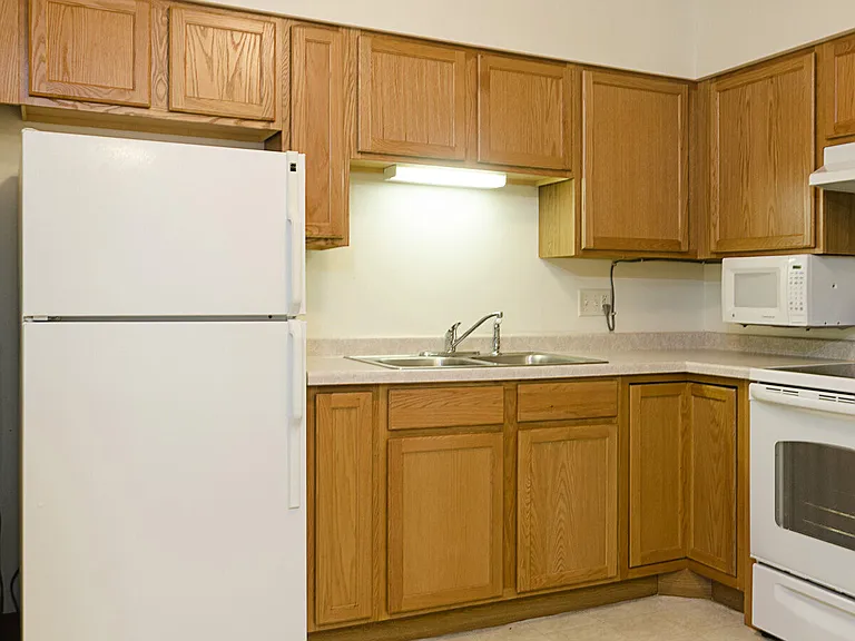 1119 Roseland Dr — Photo 27