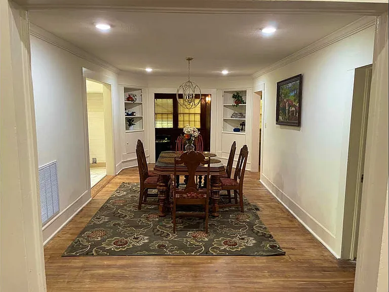 122 Montague St — Photo 11