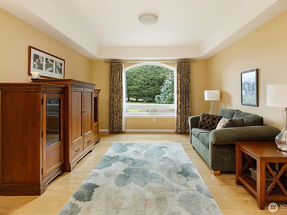 5th image of 131 Buckhorn Road