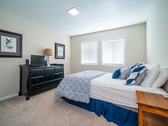 3rd image of 49 Lake Dr APT M-6