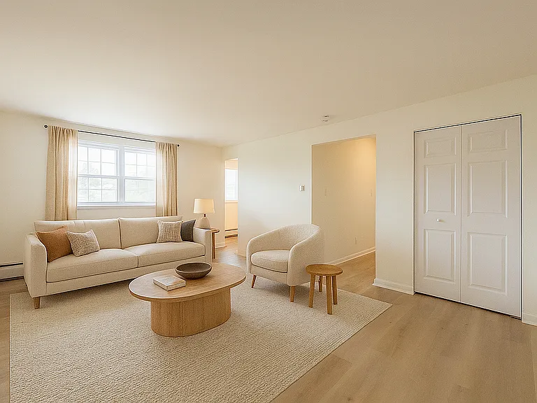 College Arms Apartments — Photo 17