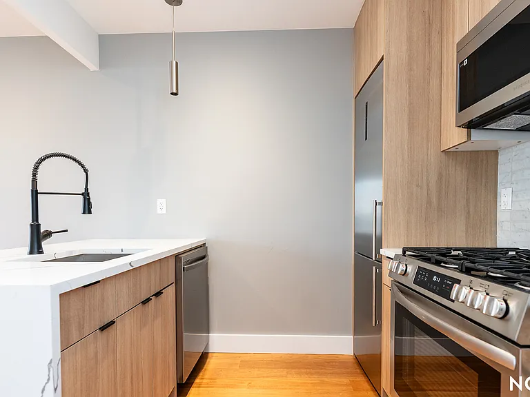 675 E 32nd St #35 — Photo 13