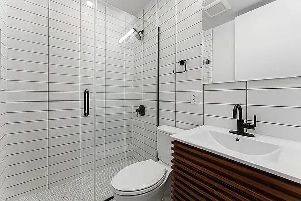 Bathroom, photo 2