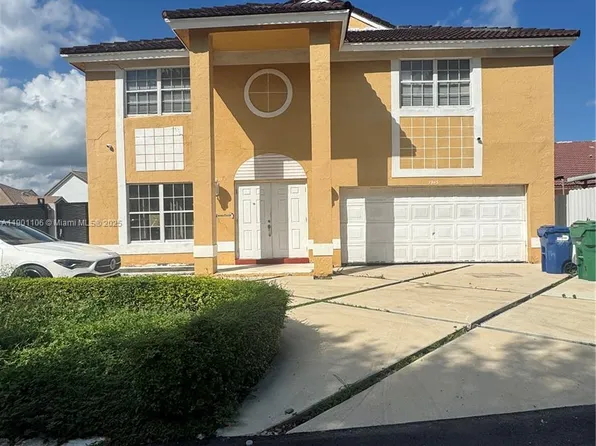 7945 NW 187th Ln, Hialeah, FL 33015