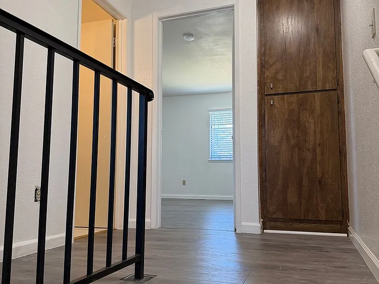 1930 Manor Pl — Photo 17