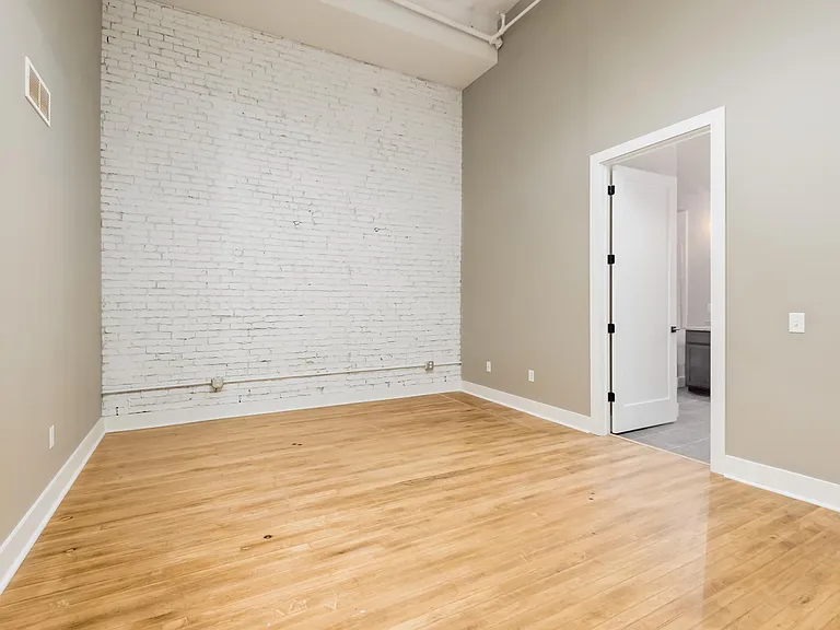 44 N High St #2A — Photo 8
