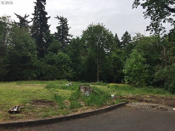 2nd image of 15656 SE Roethe Ln