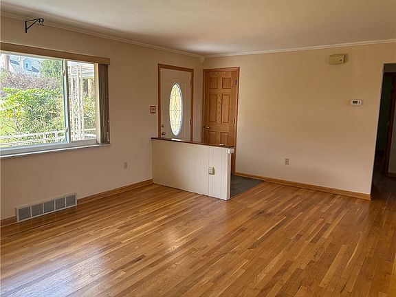 5th image of 230 McCartney Dr
